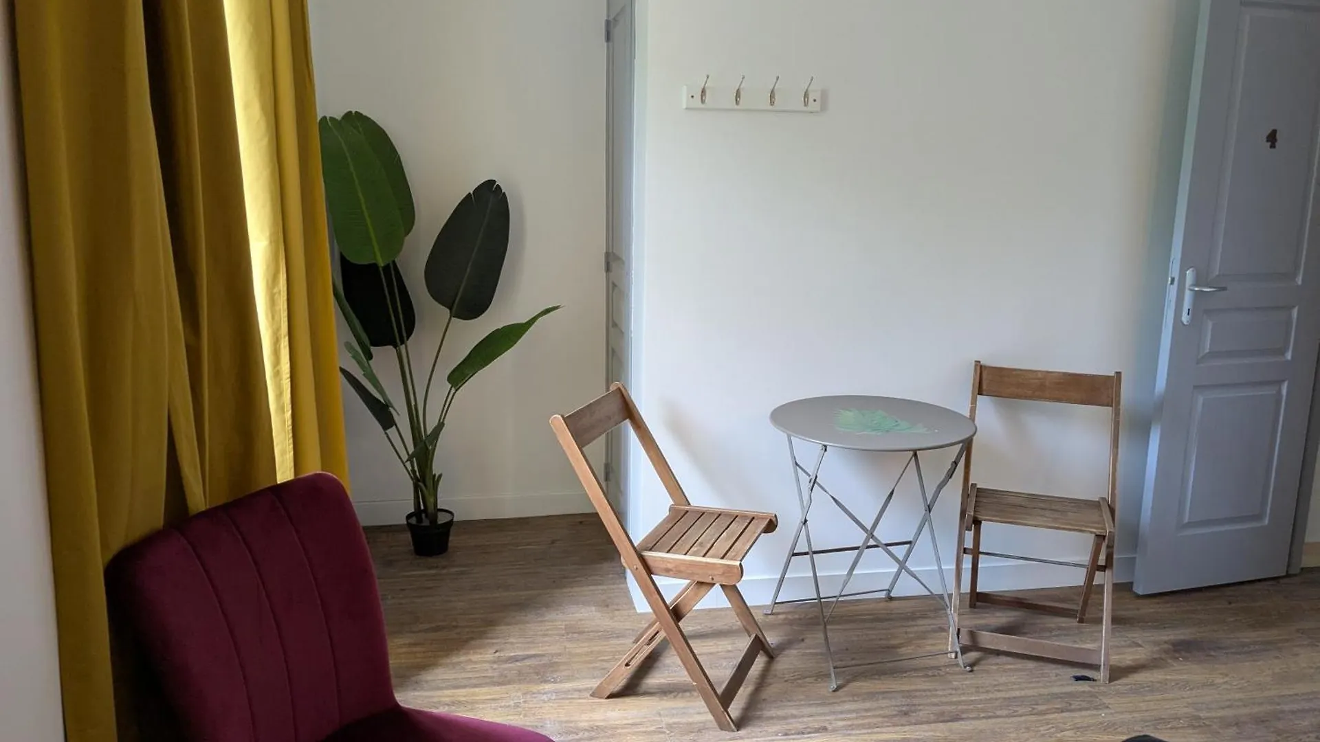 Chez Cornelia Bed & Breakfast Estaing   Estaing (Aveyron)