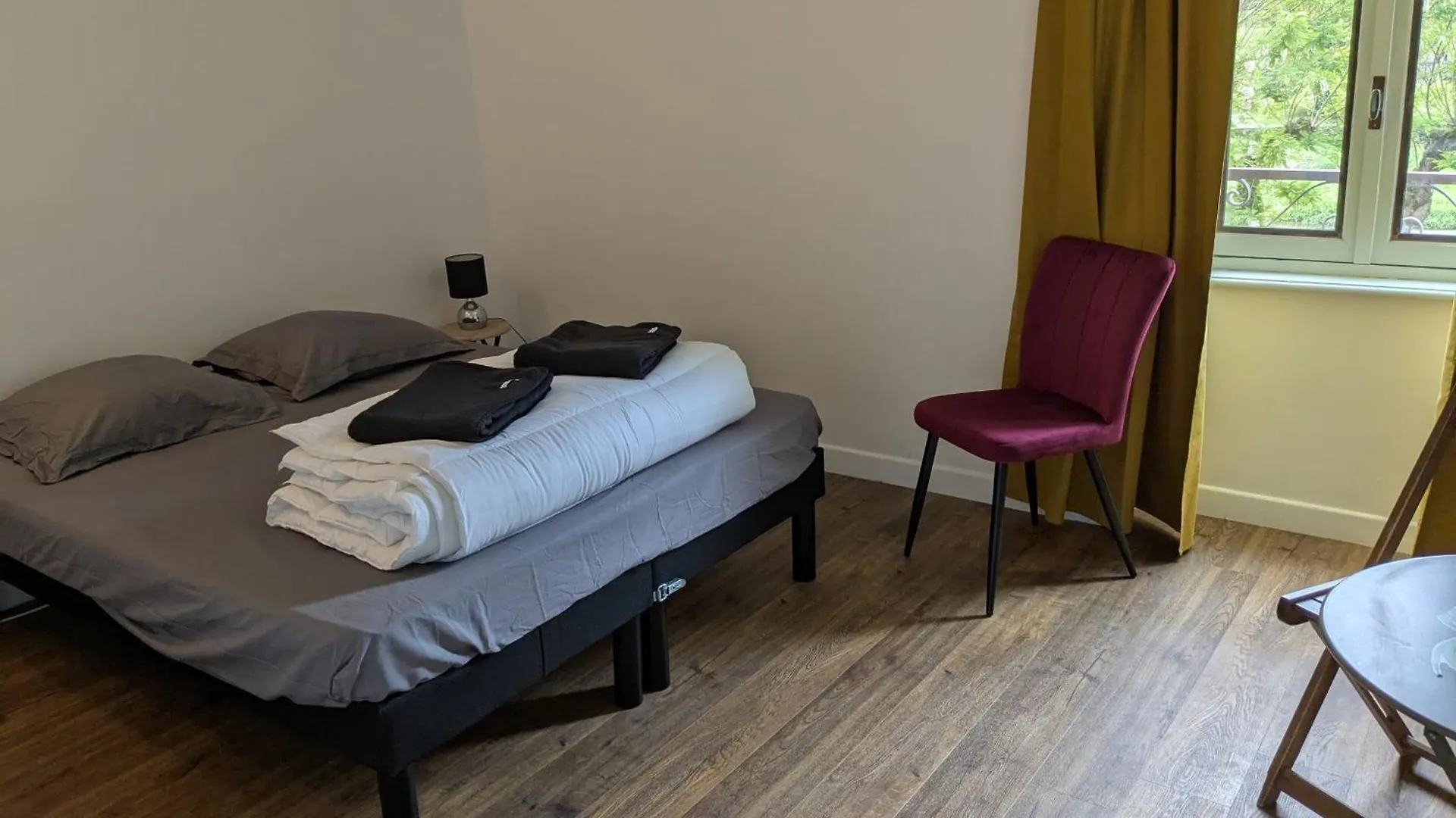 Chez Cornelia Bed & Breakfast Estaing  France