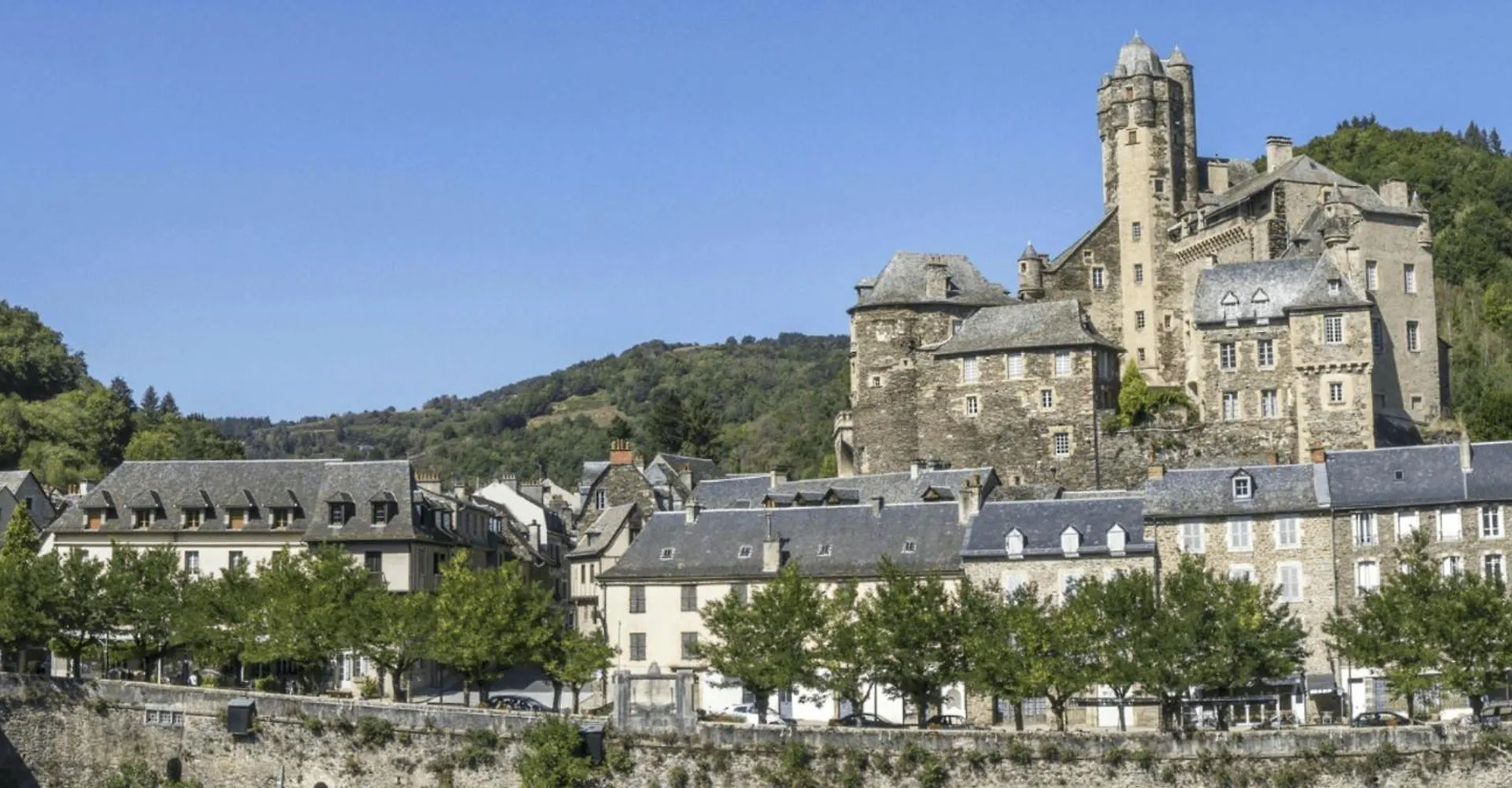 Chez Cornelia Bed & Breakfast Estaing  0*, Estaing (Aveyron)