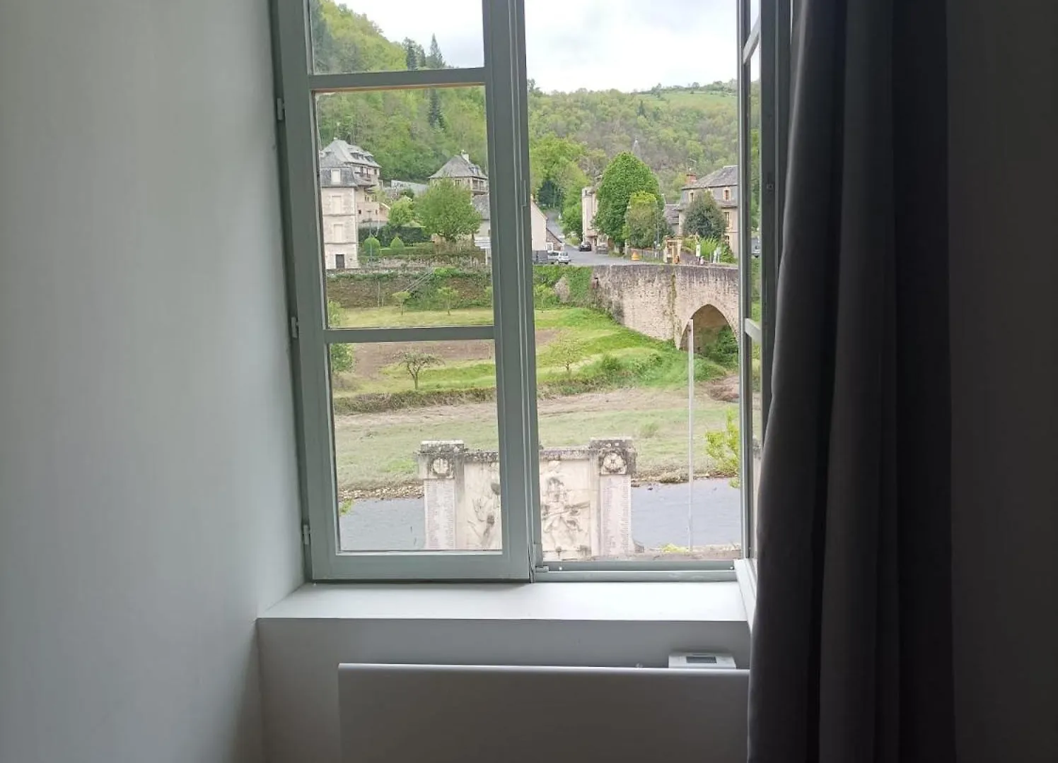 Chez Cornelia Bed and Breakfast Estaing  Estaing (Aveyron)